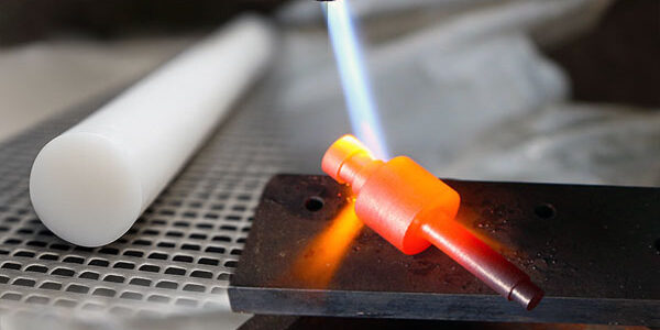 Plastik engineering mana yang lebih tahan panas: Teflon, Nylon, PTFE, POM untuk suhu tinggi